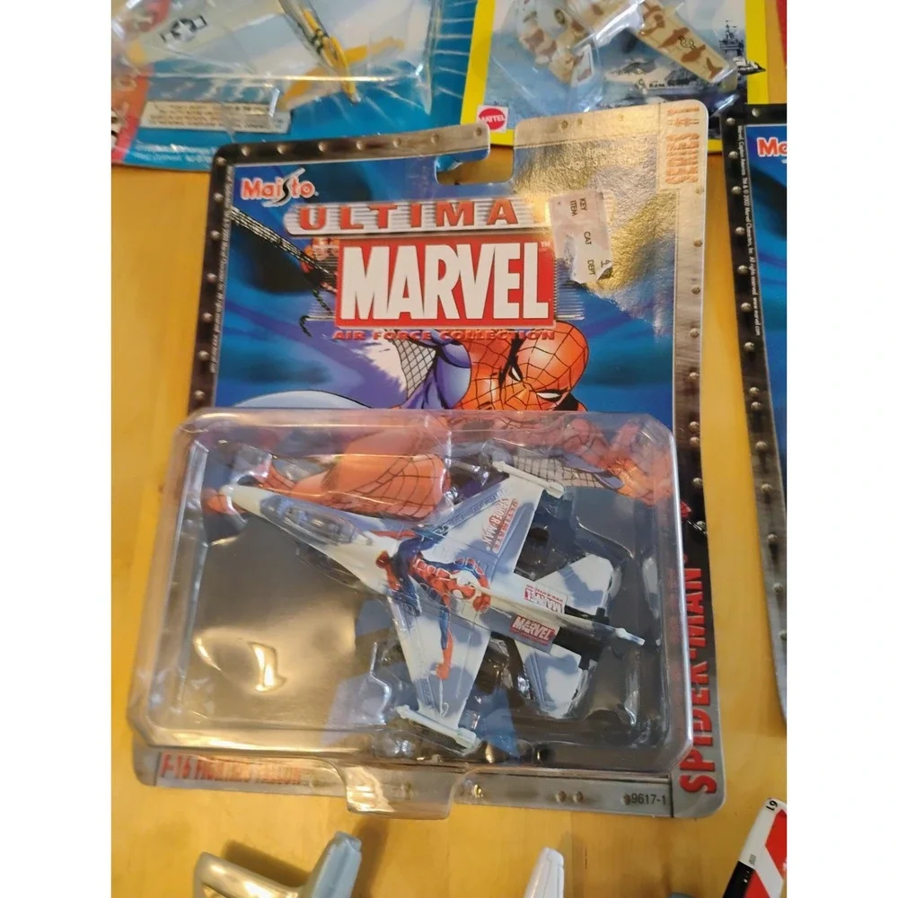 Vintage Toy Airplanes Lot Road Champs Matchbox Maisto Herpa Marvel Diecast